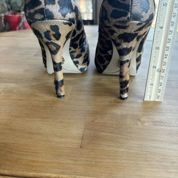 Nine West Love Fury Patent leather Platform Pump Heels 7M Barbie Leather Cheetah - Picture 9 of 9